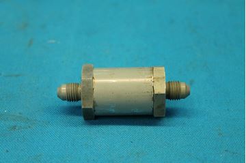 Picture of Used Parker Fuel Check Valve P/N: 10-1344-75, 5274D (25108)