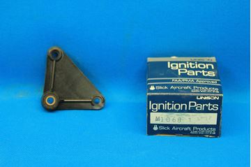 Picture of New Surplus Unison Slick Bearing Bar Plate P/N: M1068 (20665)