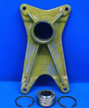 Picture of Used Piper Left Landing Gear Forward Trunion Fitting PN 20757-000  (20243)
