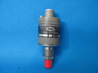 Picture of Used Consolidated Controls Aircraft Pressure Switch PN : 211C119-28 (16884)