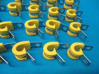 Picture of Lot of 25 New Umpco Clamps P/N: MS21919WCF4 (12037)