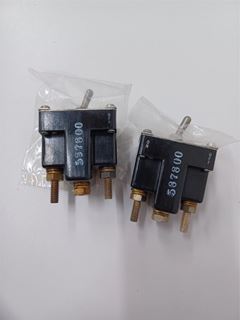 Picture of Piper PA-31T Aircraft Switch, P/N 587-800, Lot of 2