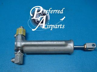 Picture of Mitsubishi MU-2B-35 Master Brake Cylinder PN: 035A38440-2 (9892)