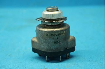 Picture of Used Bendix Aircraft Ignition Switch P/N: 10-357210-1 (24395)