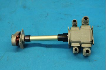 Picture of Used Cirrus Aircraft Fuel Selector Valve, p/n FS2520D2-4B2MC (24367)