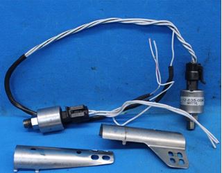 Picture of Lot of 2 Used Cirrus SR-20 Aircraft Oil Press. Transducers pn 12-635-004 (24866)